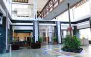 Lobby 2 University Hotel Yogyakarta