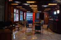 Bar, Kafe, dan Lounge Sri Indrayani Hotel