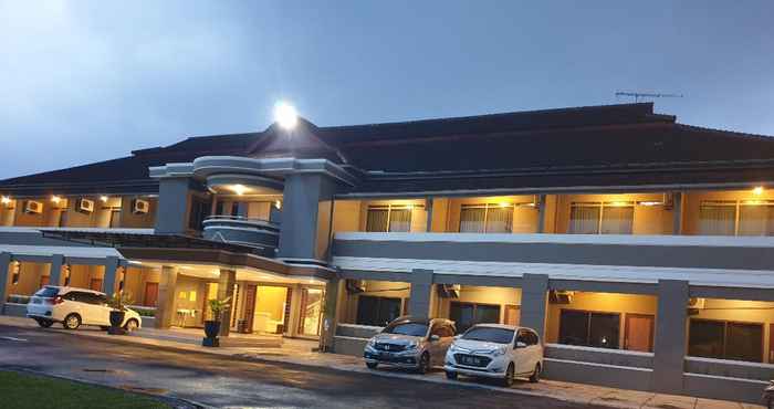 Luar Bangunan Ramayana Hotel & Restaurant Tasikmalaya