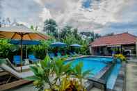 Swimming Pool Amora Huts's