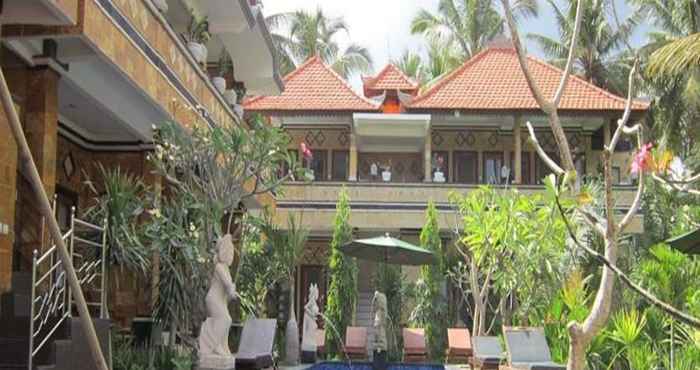 Kolam Renang Nitya Homestay