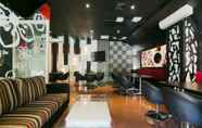 Bar, Kafe, dan Lounge 6 International Homestay