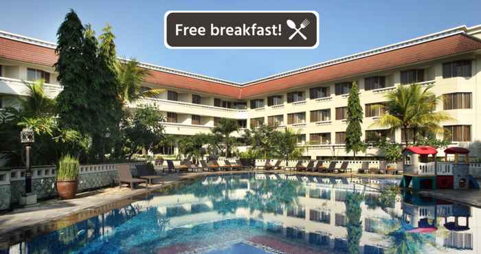 Swimming Pool Hotel Santika Premiere Jogja