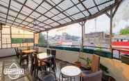 Restaurant 6 Bantal Guling Alun Alun Bandung