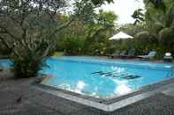 Swimming Pool Bumas Hotel 