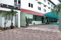 Exterior OYO 145 Wisma Syariah Cmc Near RS ARIA SENTRA MEDIKA