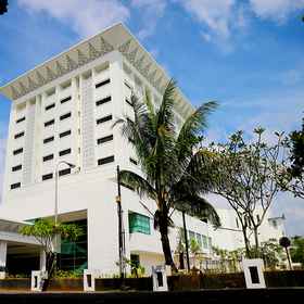 Exterior / Building 1 Grand Mahkota Hotel, Pontianak Hotels