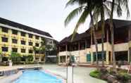 Swimming Pool 4 Dangau Hotel Kubu Raya