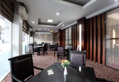 Restaurant 6 Grand Sawit Hotel Syariah Samarinda