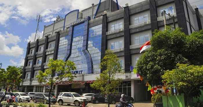 Exterior Grand Sawit Hotel Syariah Samarinda