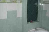 Toilet Kamar Hotel Grand Pirus Samarinda