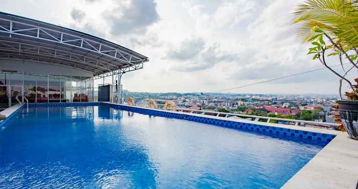 Swimming Pool Radja Hotel Samarinda