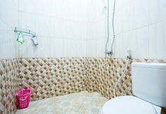In-room Bathroom 6 Palm Garden Guesthouse Samarinda