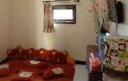 Kamar Tidur 5 Full House 3 Bedroom at Cahaya BB Homestay