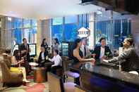 บาร์ คาเฟ่ และเลานจ์ Swiss-Belhotel Airport Jakarta