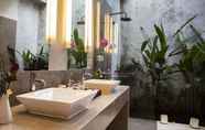 In-room Bathroom 3 Villa Santun
