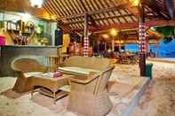 Lobby Lumbung Bali Hut