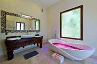 In-room Bathroom Casa De Balangan by Exotiq Villa Holidays