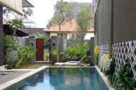 Kolam Renang Villa Lovecho