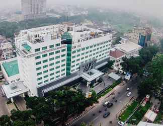 Bangunan 2 Hotel Emerald Garden