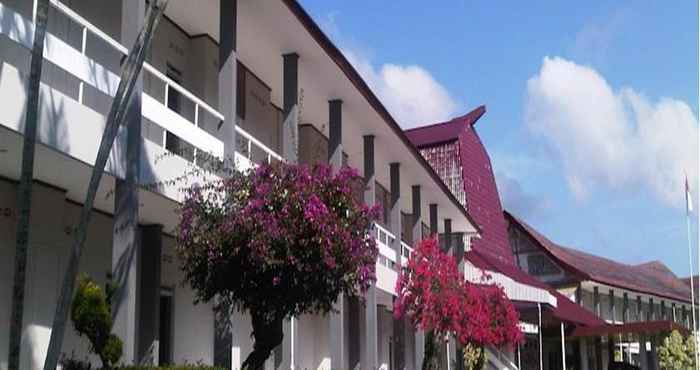 Lobi Hotel Patra Parapat