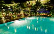 Swimming Pool 5 Atsari Hotel Parapat