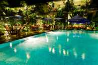 Swimming Pool Atsari Hotel Parapat