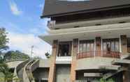 ภายนอกอาคาร 3 Sapadia Hotel & Cottage Parapat