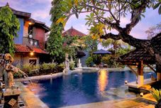 Swimming Pool Putu Bali Villa & Spa