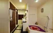 In-room Bathroom 4 Putu Bali Villa & Spa