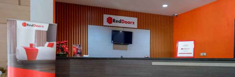 Lobi RedDoorz Plus near Hotel Benua Kendari