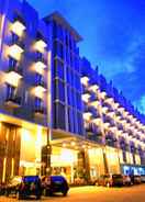 EXTERIOR_BUILDING Orchardz Hotel Ayani Pontianak