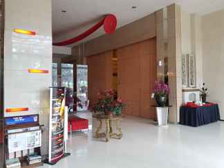 Lobby 2 Scarlet Dago Hotel 