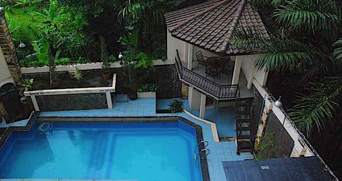 Swimming Pool Scarlet Bukit Pakar Hotel