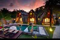 Kolam Renang Kies Villas