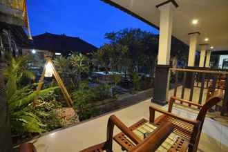 Exterior 4 Santhi House Kuta​ By YOM