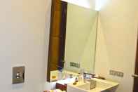 In-room Bathroom Angin Sepoi