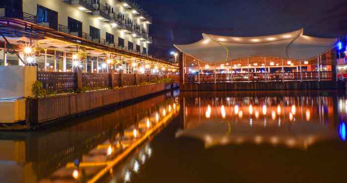 Luar Bangunan Grand Kartika Hotel