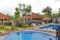 Swimming Pool Arlinas Bungalow & Restaurant Kintamani