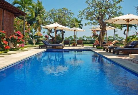 수영장 Frangipani Beach Hotel