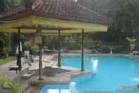 Swimming Pool Angsoka Hotel