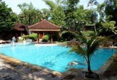 Swimming Pool 5 Angsoka Hotel