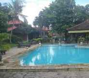 Swimming Pool 4 Angsoka Hotel