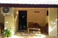 Exterior Dewi Homestay