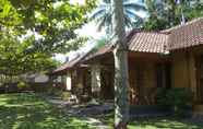 Luar Bangunan 3 La Bangkat Homestay and Warung