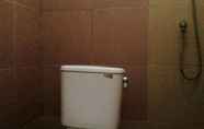 Toilet Kamar 6 Diyah Homestay