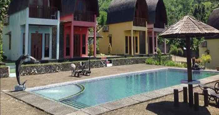 Kolam Renang Lojiwood Beach Cottages