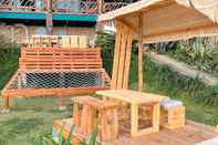 Quầy bar, cafe và phòng lounge Mendulang Lembang Resort & Villa