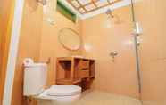 Toilet Kamar 4 Green Hill Boutique Hotel