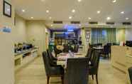 ร้านอาหาร 7 Almadera Hotel Makassar